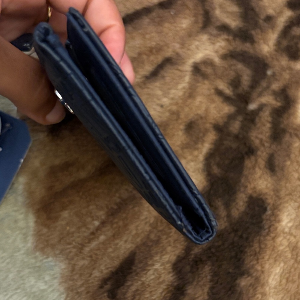 Nautica Blue Navy Embossed Card Holder - Picture 12 of 13